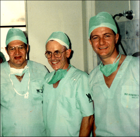 Dr Boutboul avec des confrères, archive du congrès de Rio en 1994