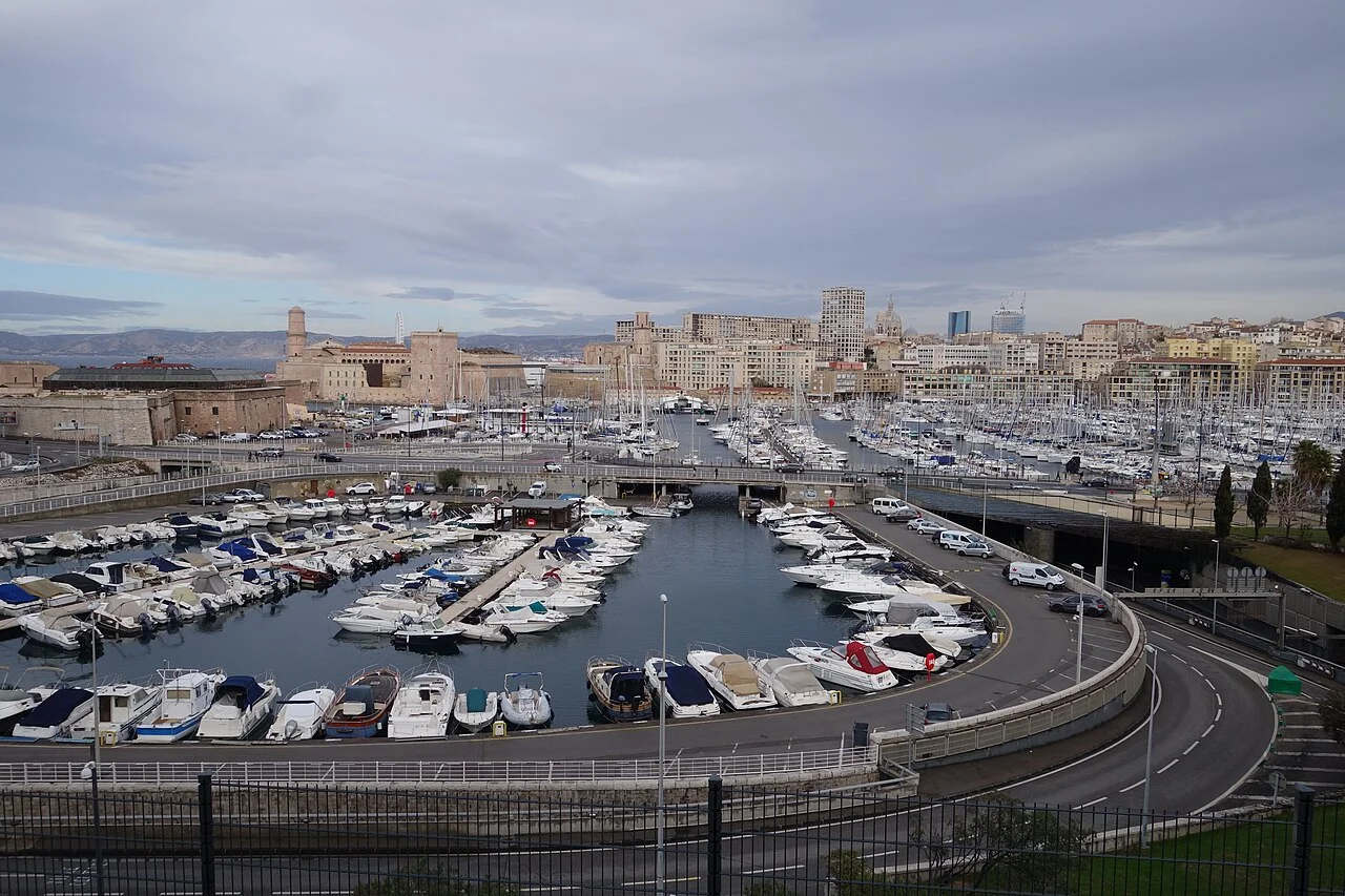 Vue du Vieux-Port de Marseille et de ses bateaux